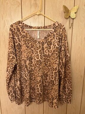 Leopard Print V-Neck Long Sleeve Blouse - Tan/Brown